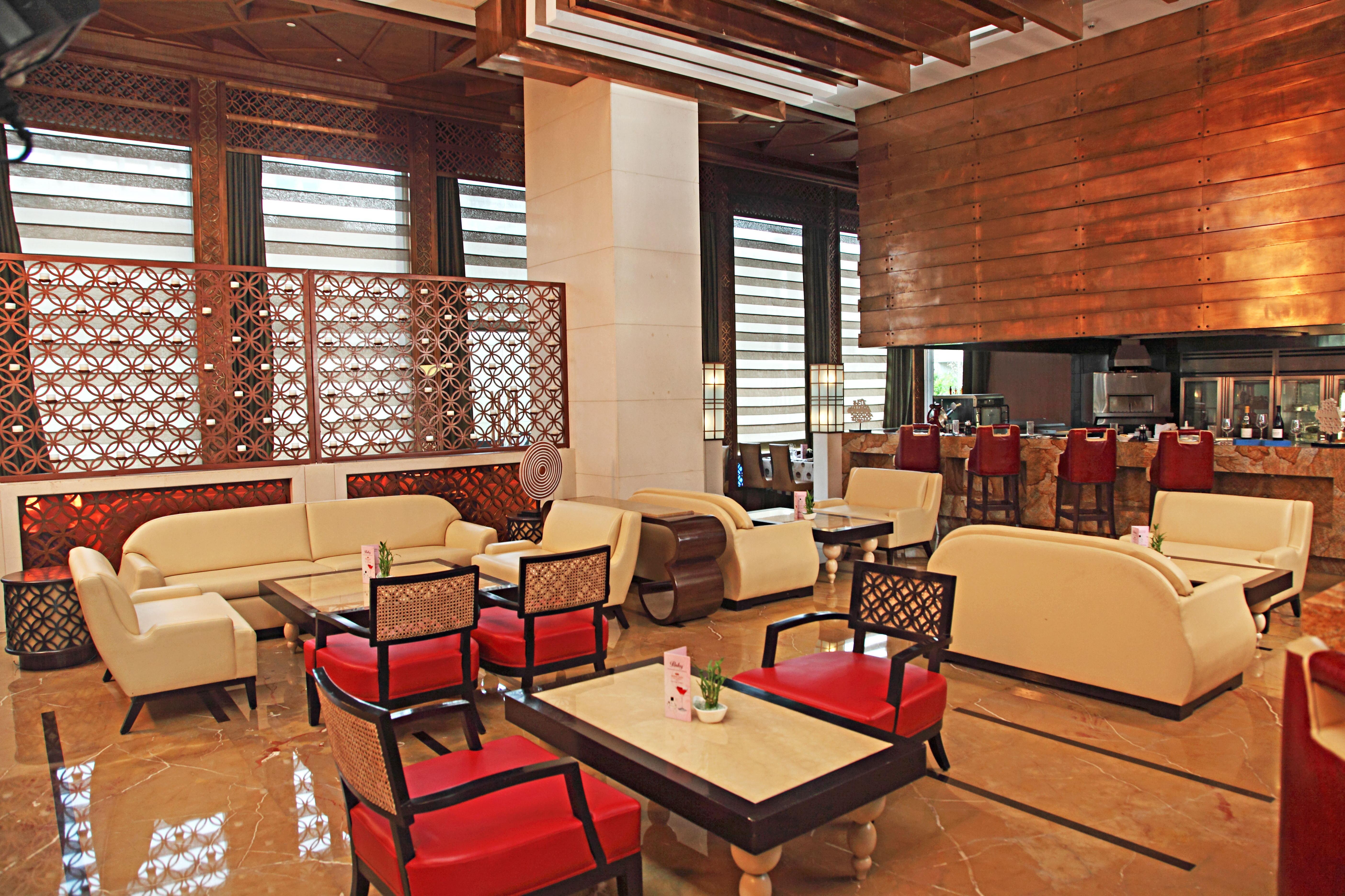 Hotel Crowne Plaza New Delhi Okhla By Ihg Esterno foto The lobby