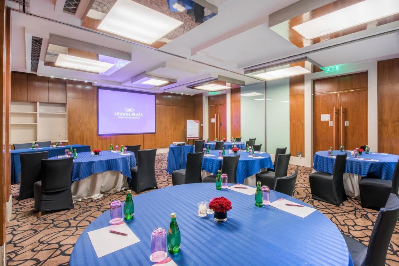Hotel Crowne Plaza New Delhi Okhla By Ihg Esterno foto Meeting room