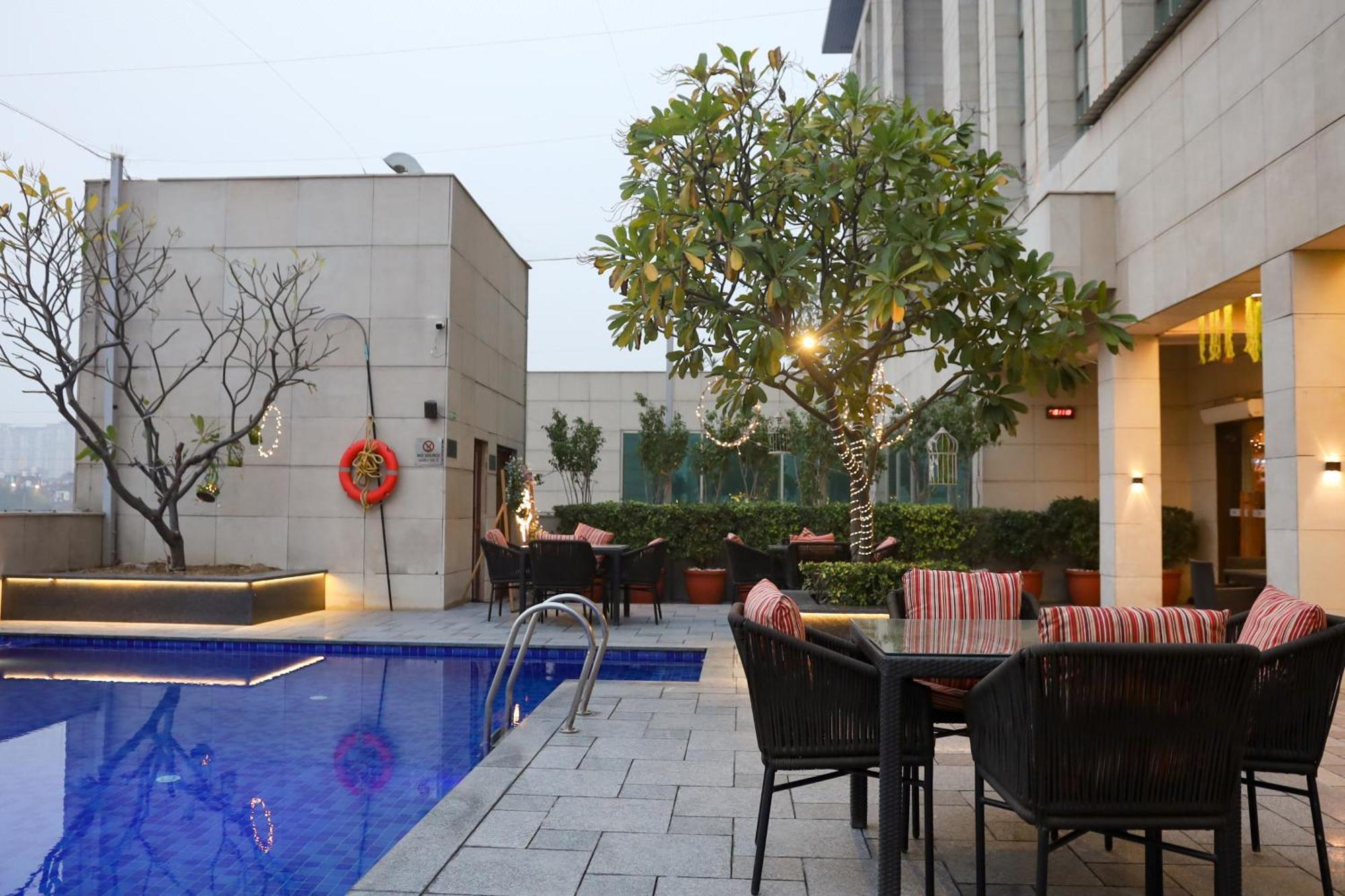 Hotel Crowne Plaza New Delhi Okhla By Ihg Esterno foto The Park, New Delhi